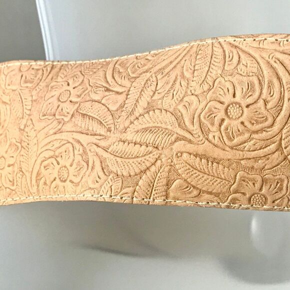 Vtg Omega Tooled Flower Country Western Womens Belt Beige Faux Leather Size S - Picture 4 of 12